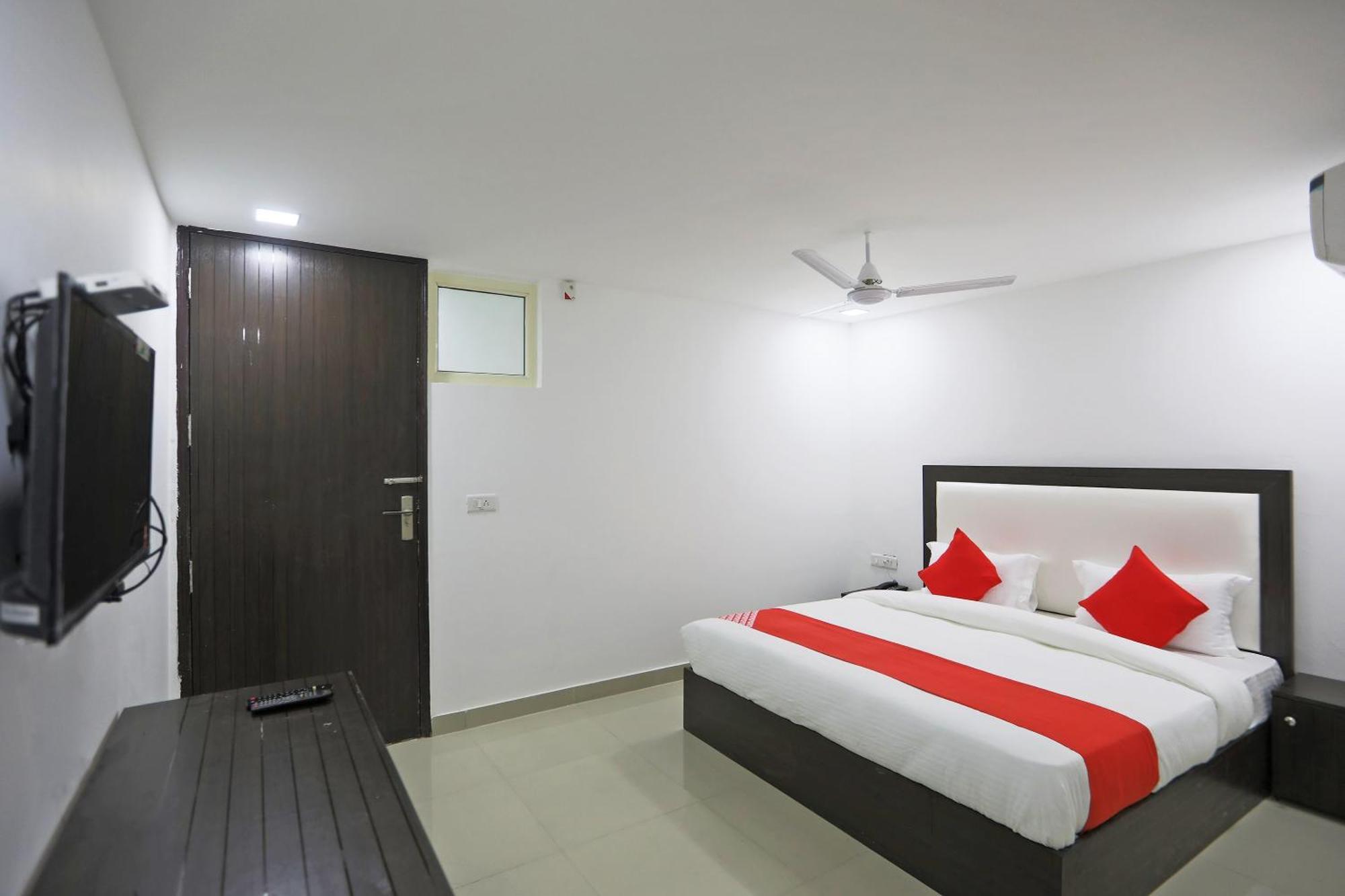 Hotel Townhouse South Lawn Neu-Delhi Exterior foto